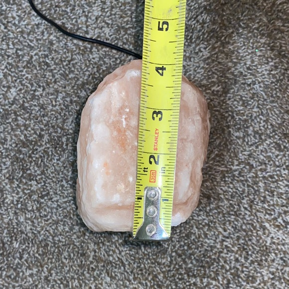 Himalayan Salt Rock Lamp - Changes Colors! See video! - Picture 8 of 8